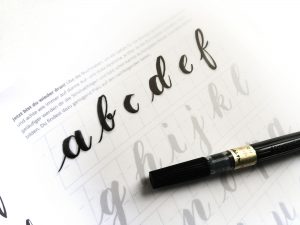 papierliebe_handlettering-uebung-mit-transparent-papier