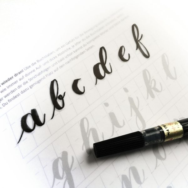 papierliebe_handlettering-uebung-mit-transparent-papier