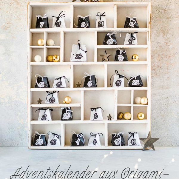 Handlettering-Adventskalender aus Origamigeschenktaschen