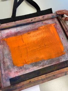 Siebdruck mit Papier-Schablone