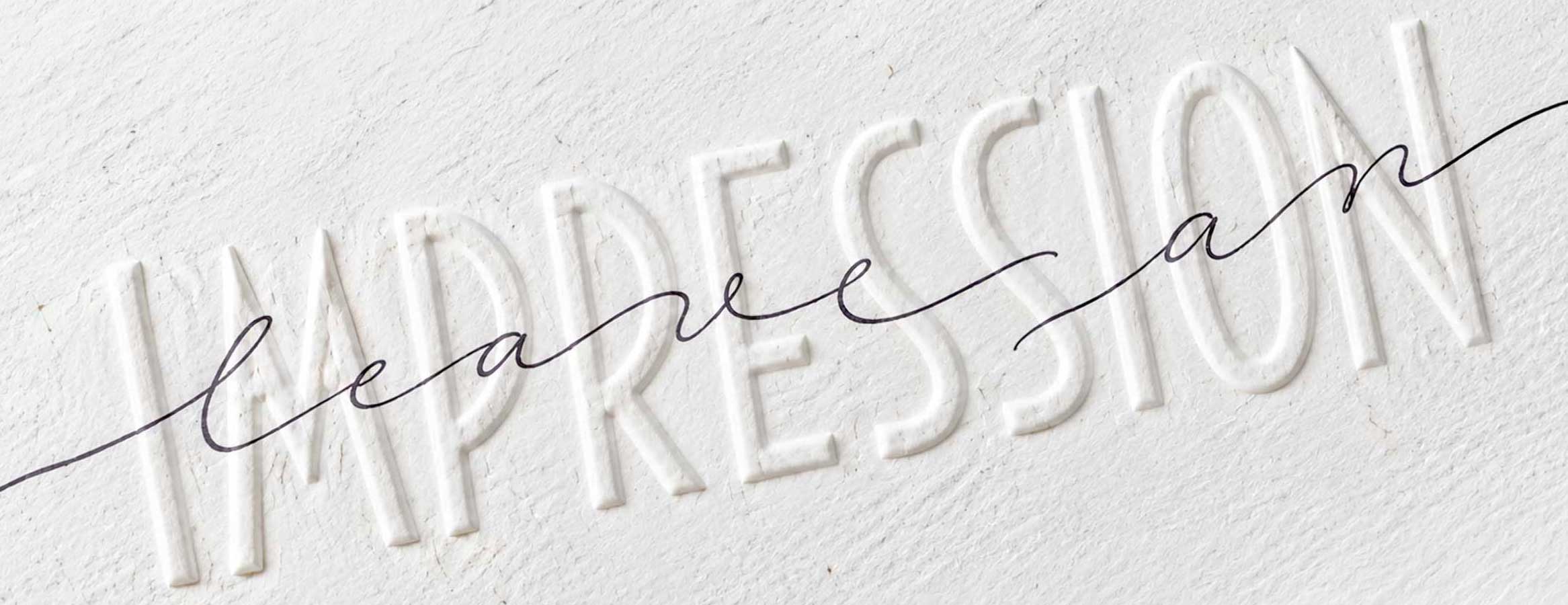 Papier geprägt von Hand inkl. Handlettering-Schriftzug